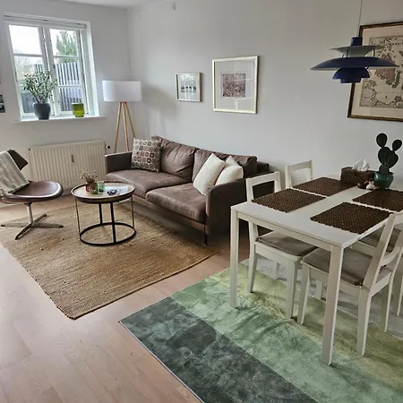 Lejlighed B Med Dejlig Privat Gardhave Pa Thuro Kaeledyr Er Ikke Gratis Og Skal Tilfojes Svendborg Exterior photo